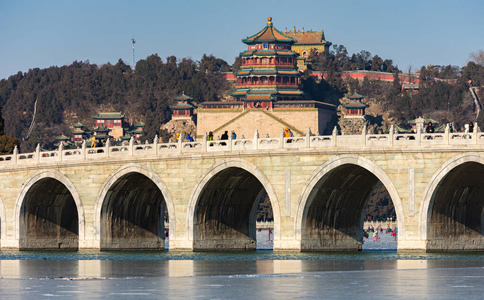 昆明教育行业有哪些知名的猎头公司？