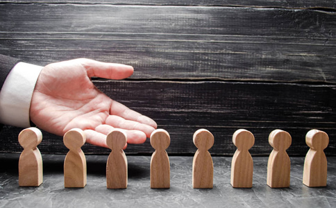 猎头公司如何精准评估教育行业需求？